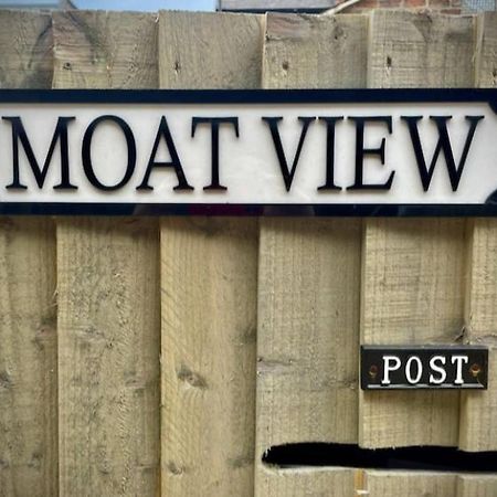יורק Moat View Free Parking, Central, Ev Plug מראה חיצוני תמונה
