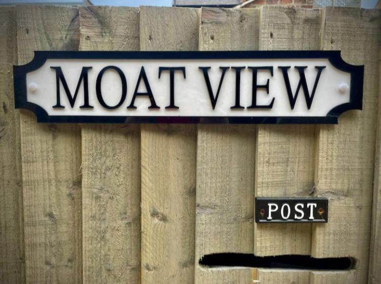 יורק Moat View Free Parking, Central, Ev Plug מראה חיצוני תמונה